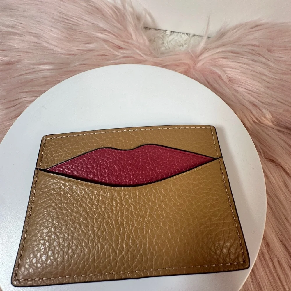 Coach Slim Id Lip Card Case With Lip Print, Gold Latte Multi, NWT - Picture 2 of 3